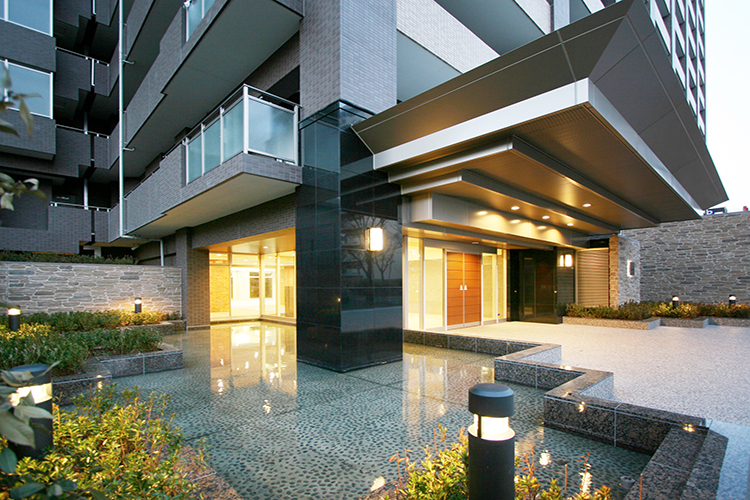 メインエントランス｜リーザス南千里